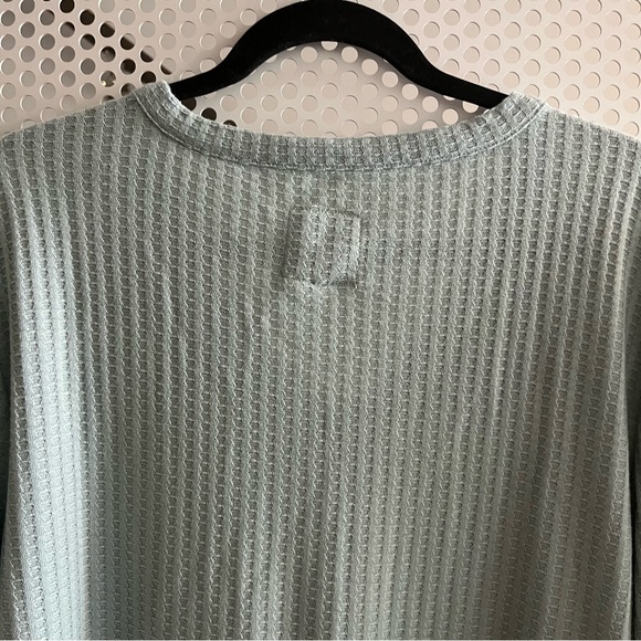 Chaser Waffle Knit Long Sleeve Vee Neck Thermal Top Size XL in Minty Blue NWT - Picture 10 of 12